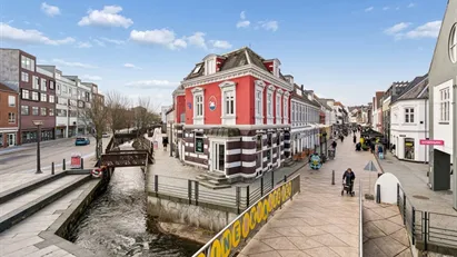 Lejemål med eksponering mod gågaden og Nørretorv