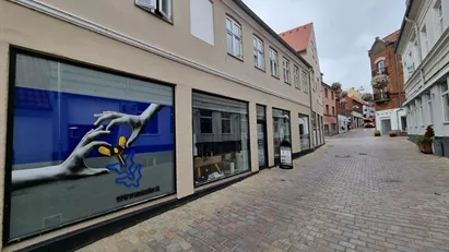 Stort erhvervslejemål i attraktiv hjørneejendom i Viborg Centrum